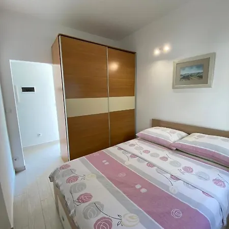Apartman Cukar Ii * 풀라